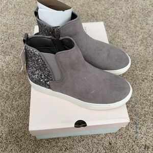 Girls boots size 1 by sonoma!